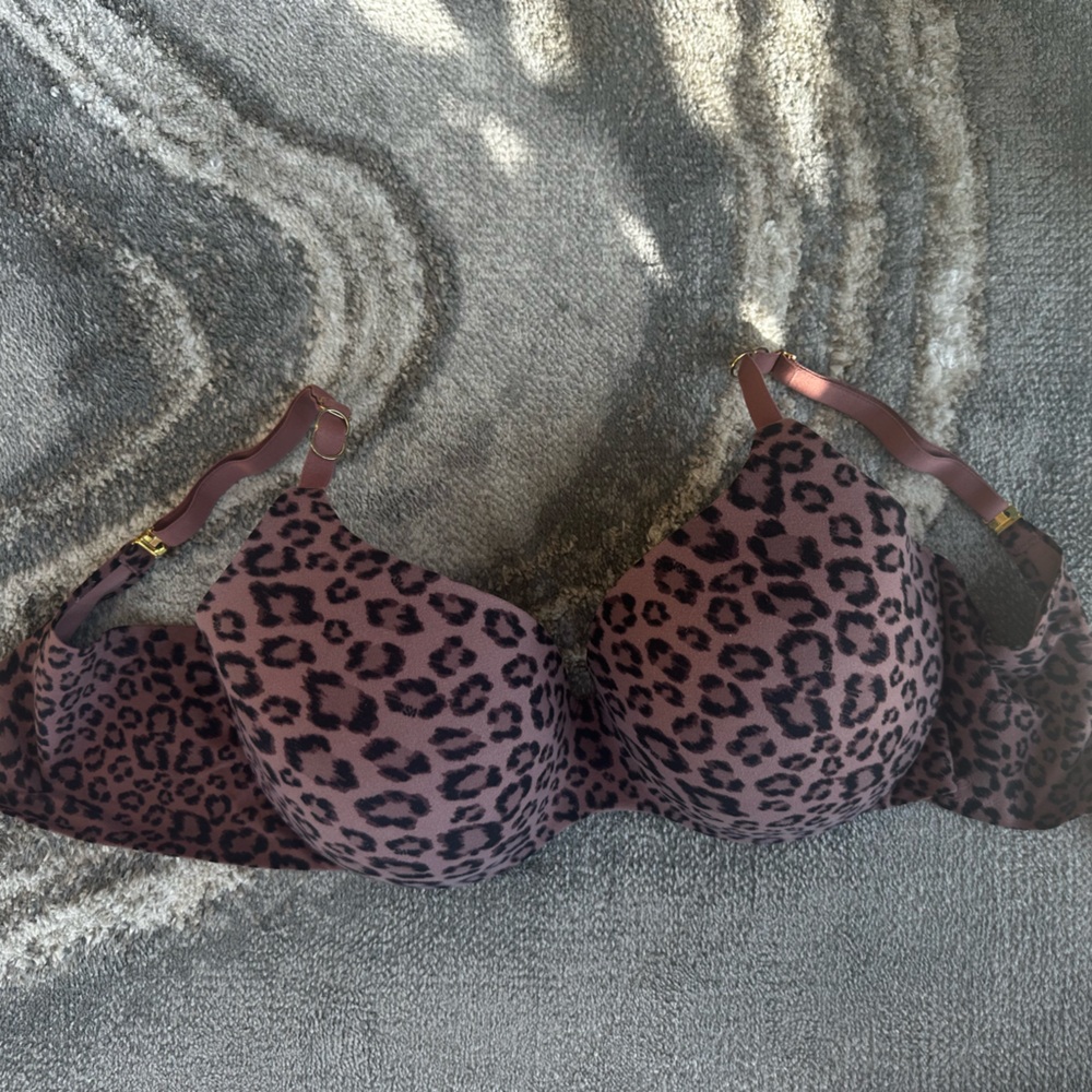 Victoria's Secret Animal Print Incredible Bra/34 DD